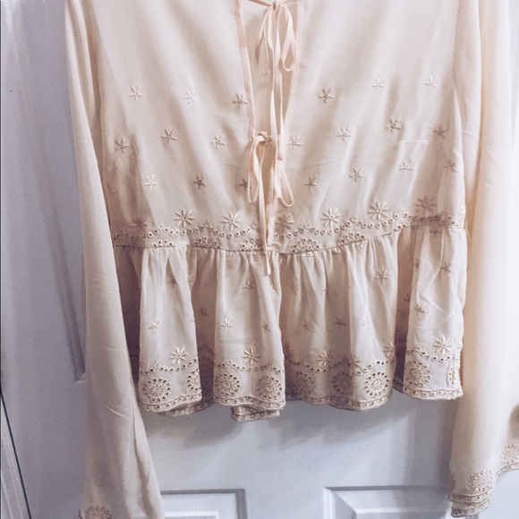 Sheer gorgeous top - Picture 2 of 6